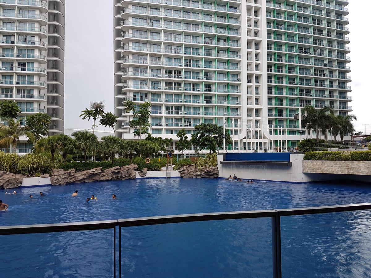 Azure Tropical Paradise Manila Esterno foto